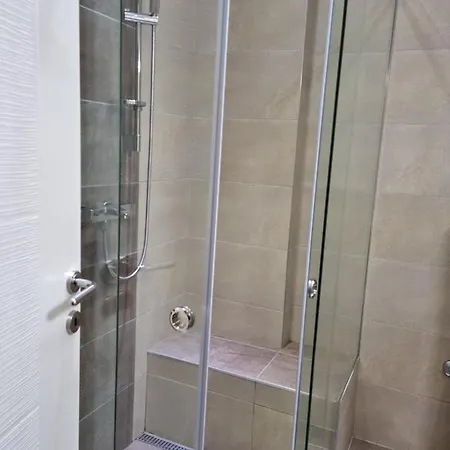 De Luxe Republic Square Of 100sqm 베오그라드