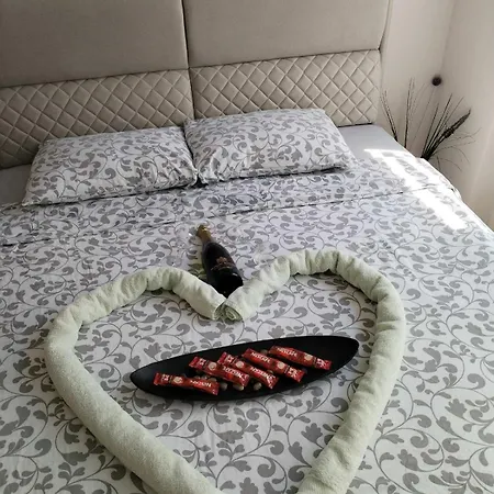 De Luxe Republic Square Of 100sqm Belgrad