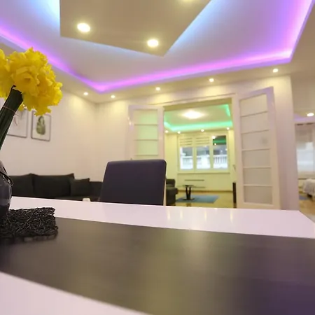 De Luxe Republic Square Of 100sqm