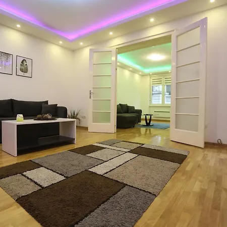 De Luxe Republic Square Of 100sqm *