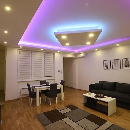 De Luxe Republic Square Of 100sqm Apartament